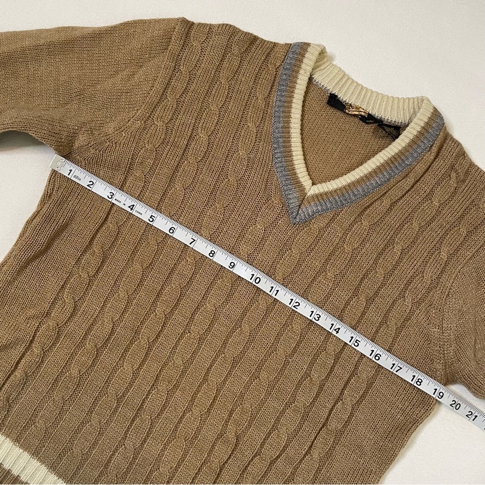 VTG cable knit v neck sweater medium - Picture 8 of 10
